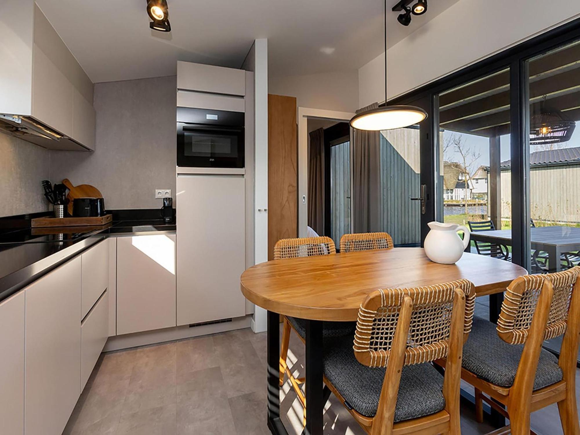 Luxury Docklodge On The Water Delfstrahuizen Exteriör bild