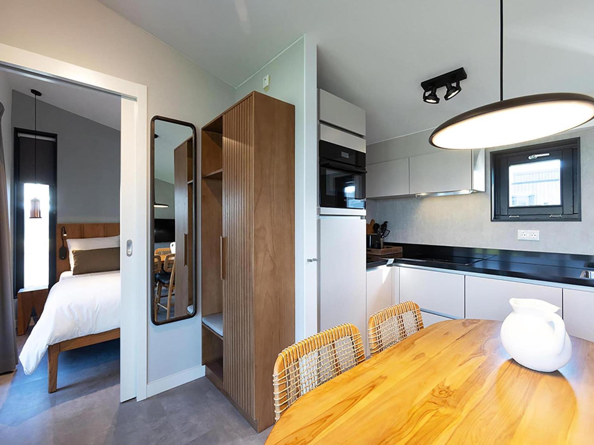 Luxury Docklodge On The Water Delfstrahuizen Exteriör bild