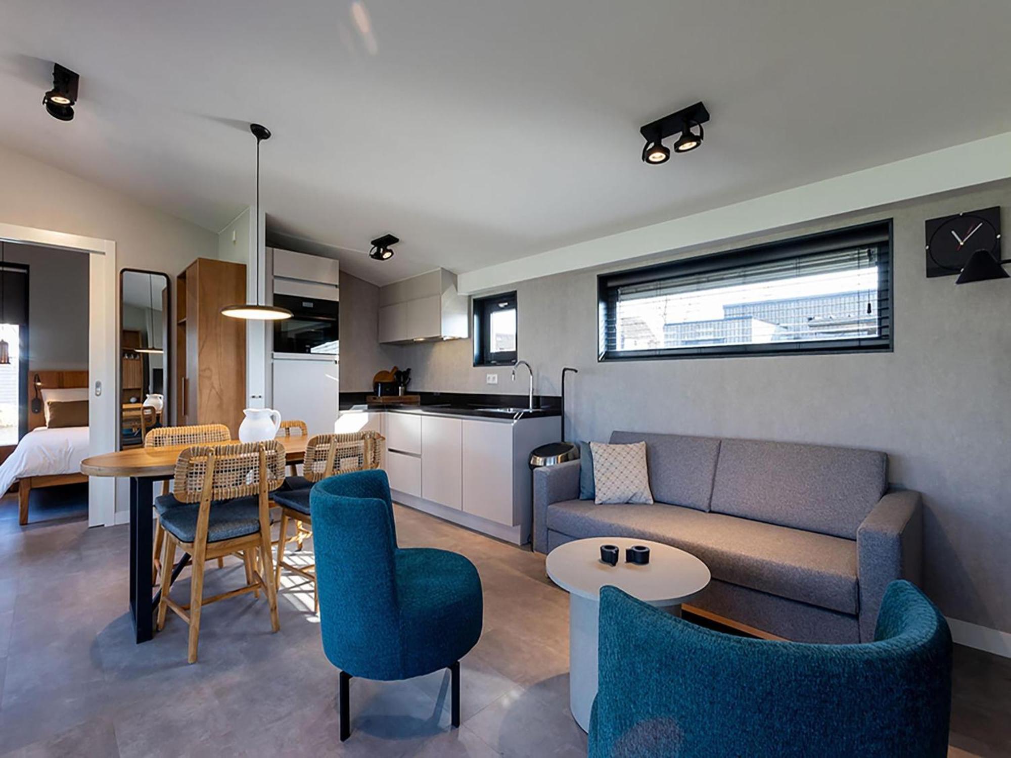 Luxury Docklodge On The Water Delfstrahuizen Exteriör bild
