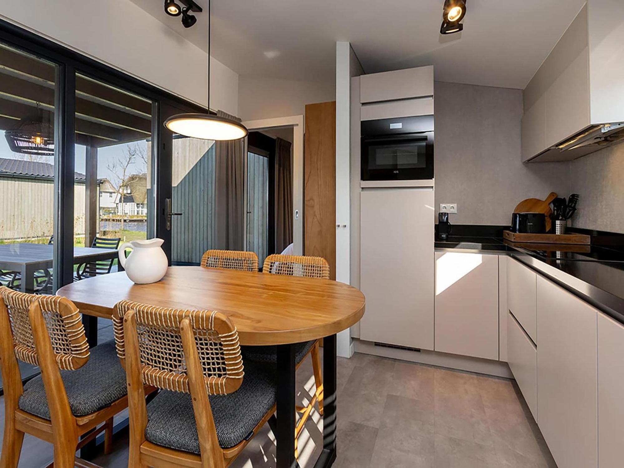 Luxury Docklodge On The Water Delfstrahuizen Exteriör bild