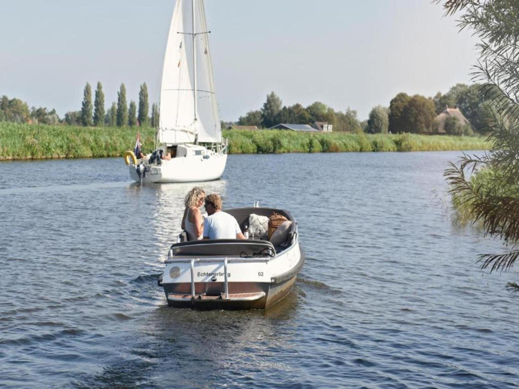 Luxury Docklodge On The Water Delfstrahuizen Exteriör bild